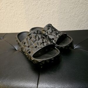 Black Chunky Crocs slides size 8